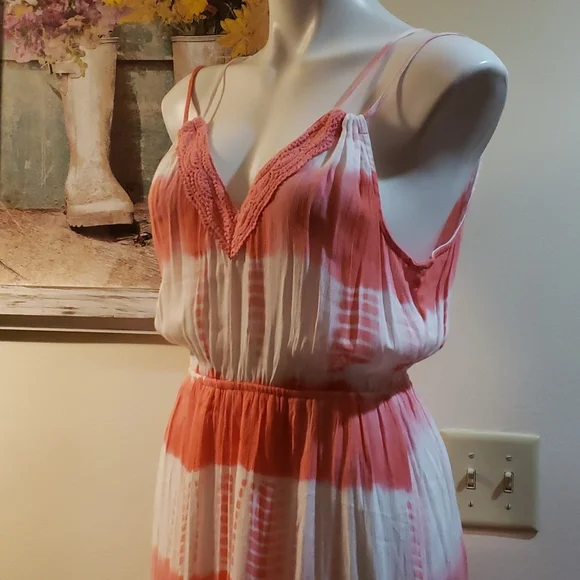 Flying Tomato Dresd - Picture 3 of 11